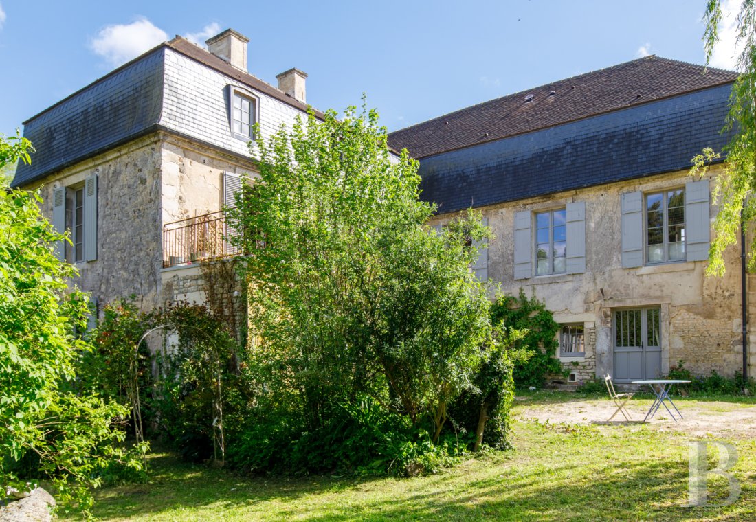 En Normandie, à Falaise, une maison des 17e et 18e siècles au cœur d’un quartier historique - photo  n°47